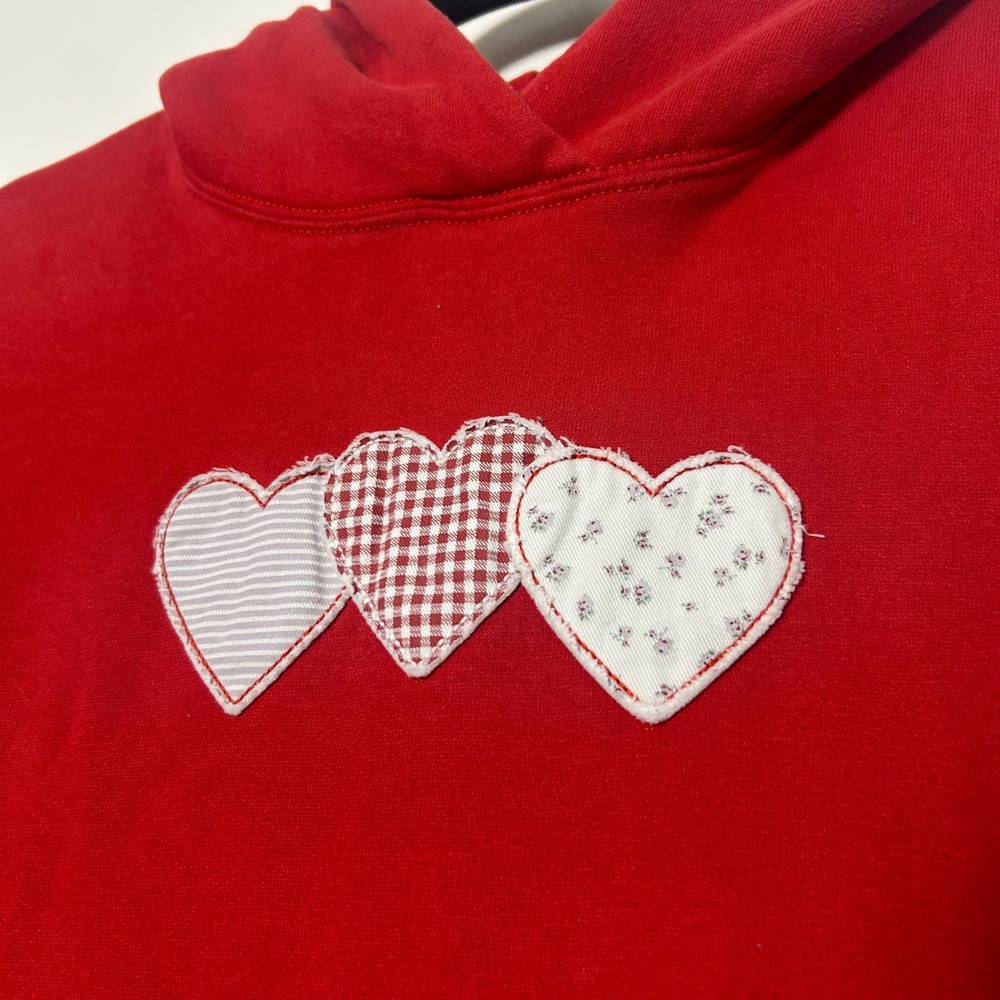 quilt embroidered hearts ~ hollister valentines day hoodie - Picture 6 of 7